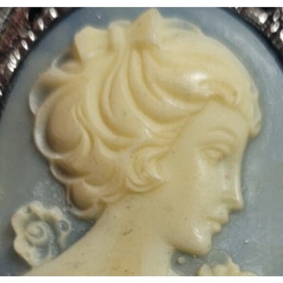 Vtg Cameo Brooch Pin Pendant Blue Silvertone Ornate Frame Victorian Inspired - Picture 5 of 7